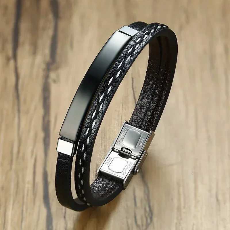 Delysia King 2021 Trendy Men Leatherwear Weave Bracelet Leisure Color Contrast Stainless Steel Bangle W250121