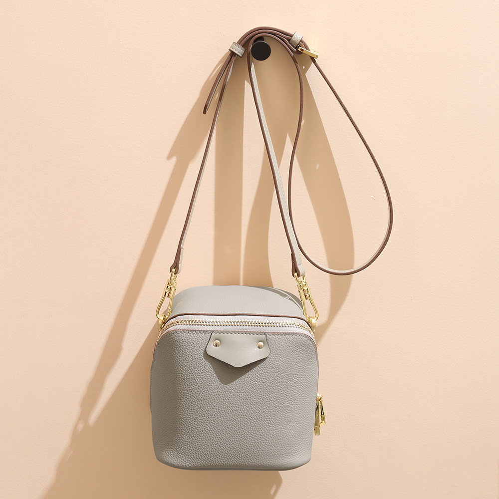 Bag Top Layer Cowhide Niche Design, Elephant Buckle Box Bag, High-End Fashion, Versatile Single Shoulder Crossbody Bag