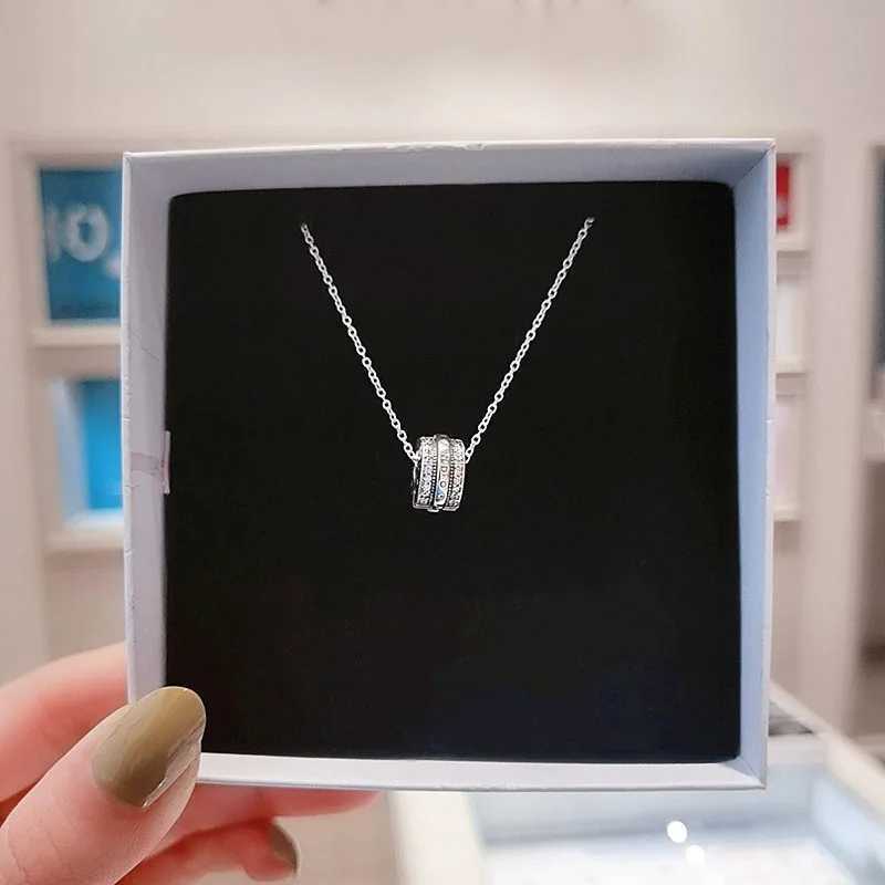 2025 Top selling Womens 925 Pure Silver Luxury Classic Jewelry Full Diamond Necklace Boutique Gift Free ShippingXJ250114
