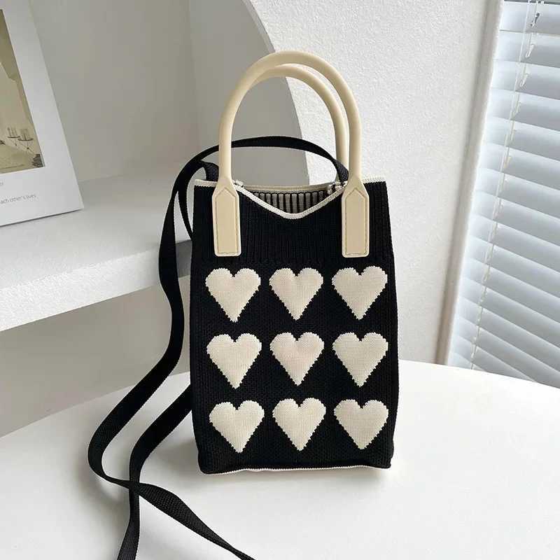 Korean Fi Heart Knitted Mini Square Handbag for Women Small Mobile Phe Shoulder Bags Girls Cute Outdoor Crossbody BagsXJ250121