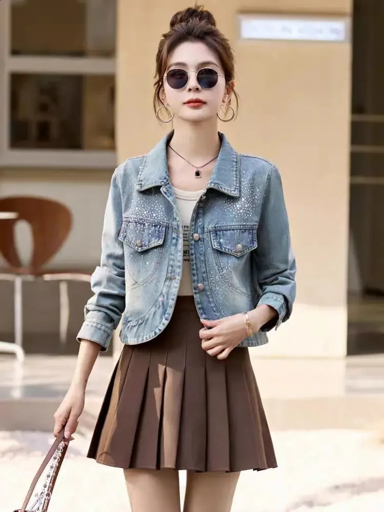 Female Jeans Coats Diamonds Crop Spring Autumn Short Blue with Rhinestones Small Sequin Studded Womens Denim Jackets Original 250116