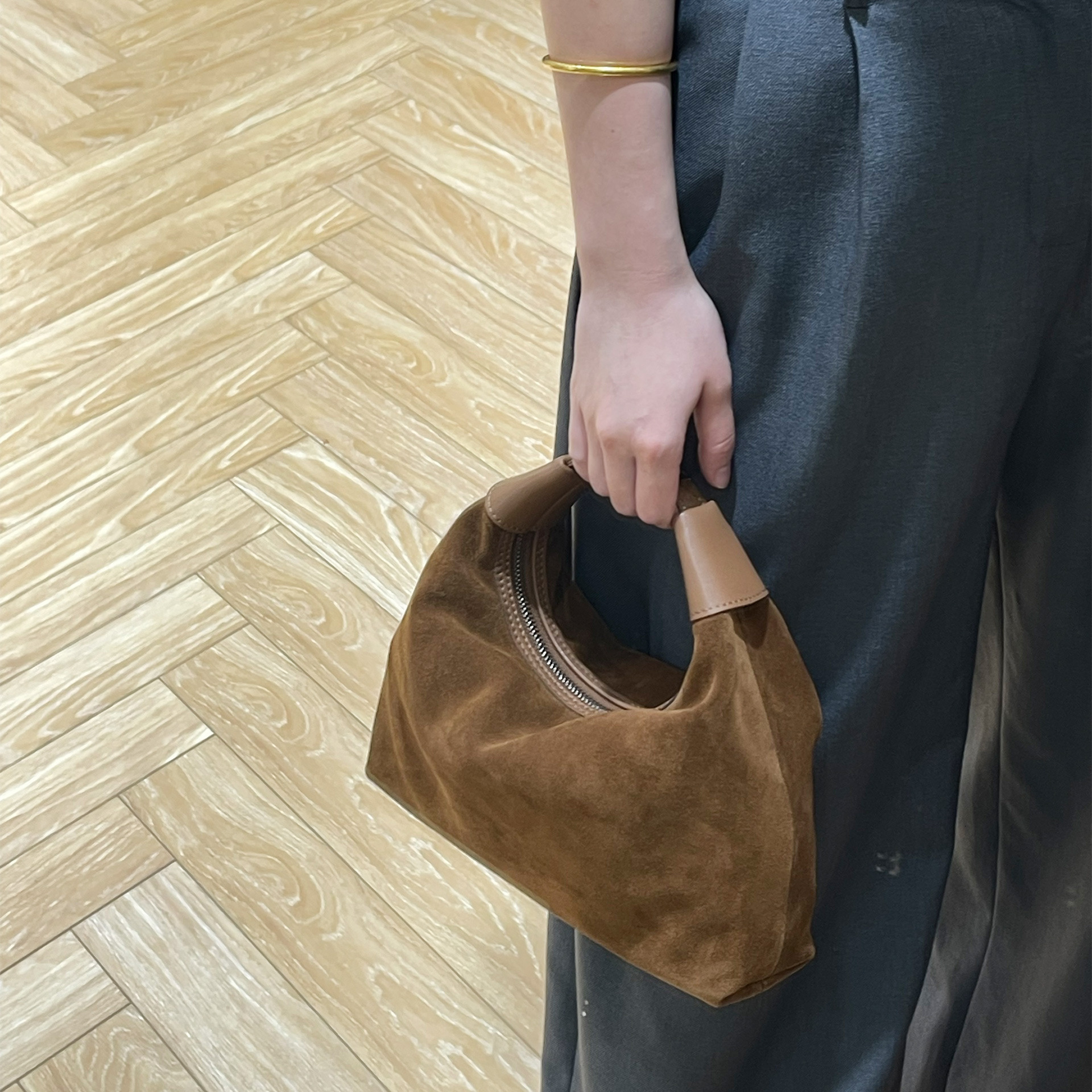 2024 Autumn/Winter New Lunch Box Tote High gloss Matte Cowhide Leather Bag Single Shoulder Crossbody Handbag Simple and Versatile