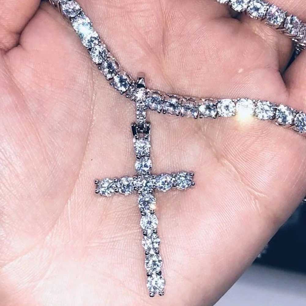 Punk Hip Hop Rhinestone Cross Pendant Necklace for Women Men Bling Iced Out Crystal Chain Choker Necklace Jewelry On The NeckXJ250121