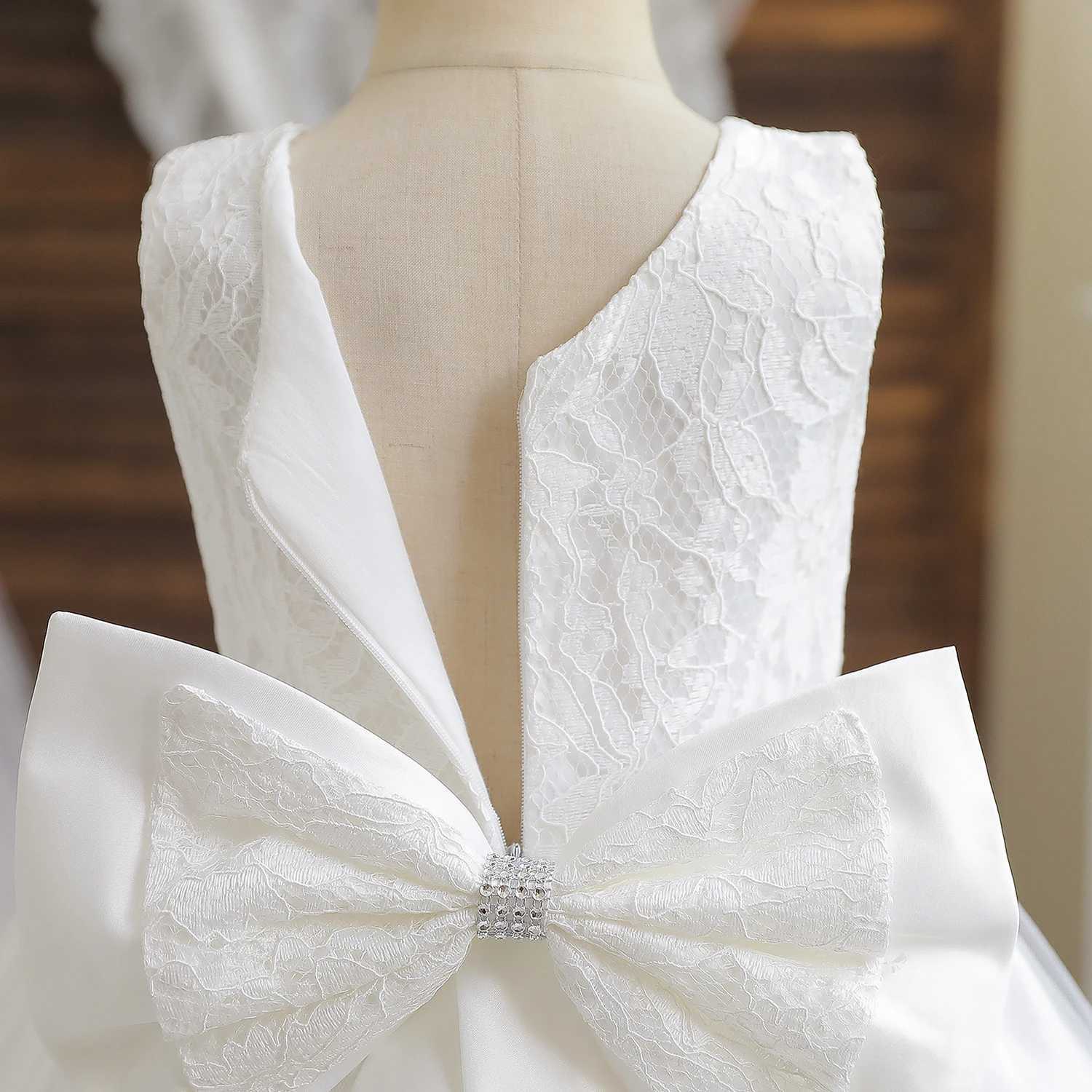 Lace flower girl dress big bow white dipping dress 12M babys first communication dress childrens wedding Gala Tutu dress X250203