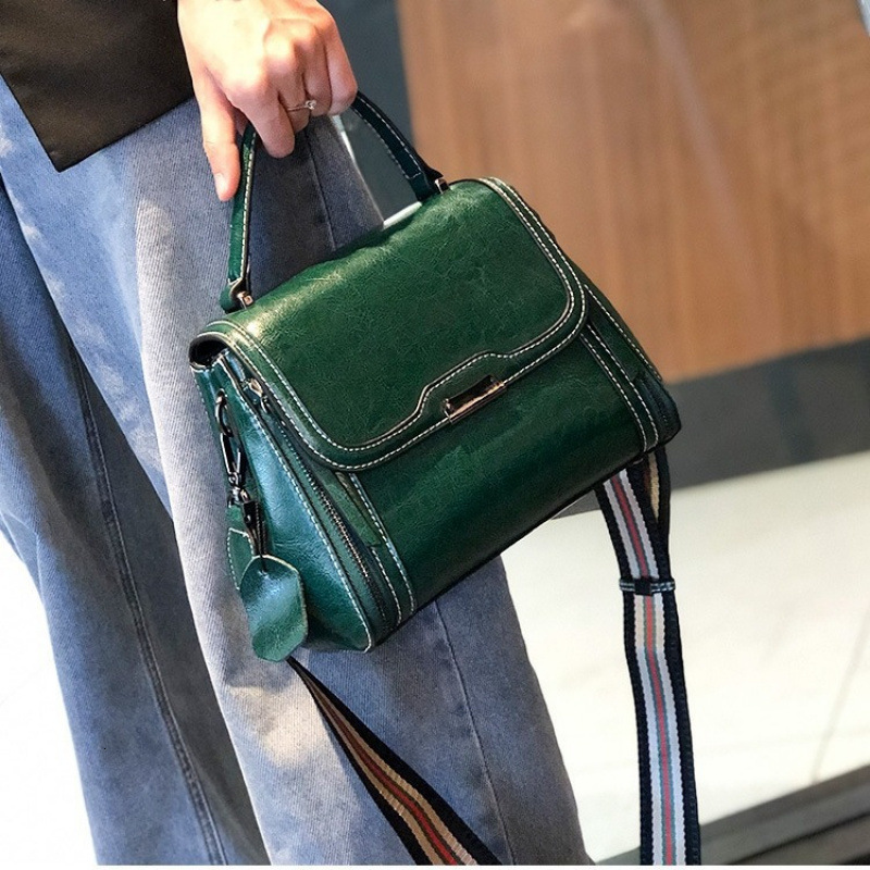 Bag Crossbody 2025 New Trendy Leather Women's Internet Celebrity Fashion Handheld Advanced Autumn/Winter Commuter Shoulder Bag