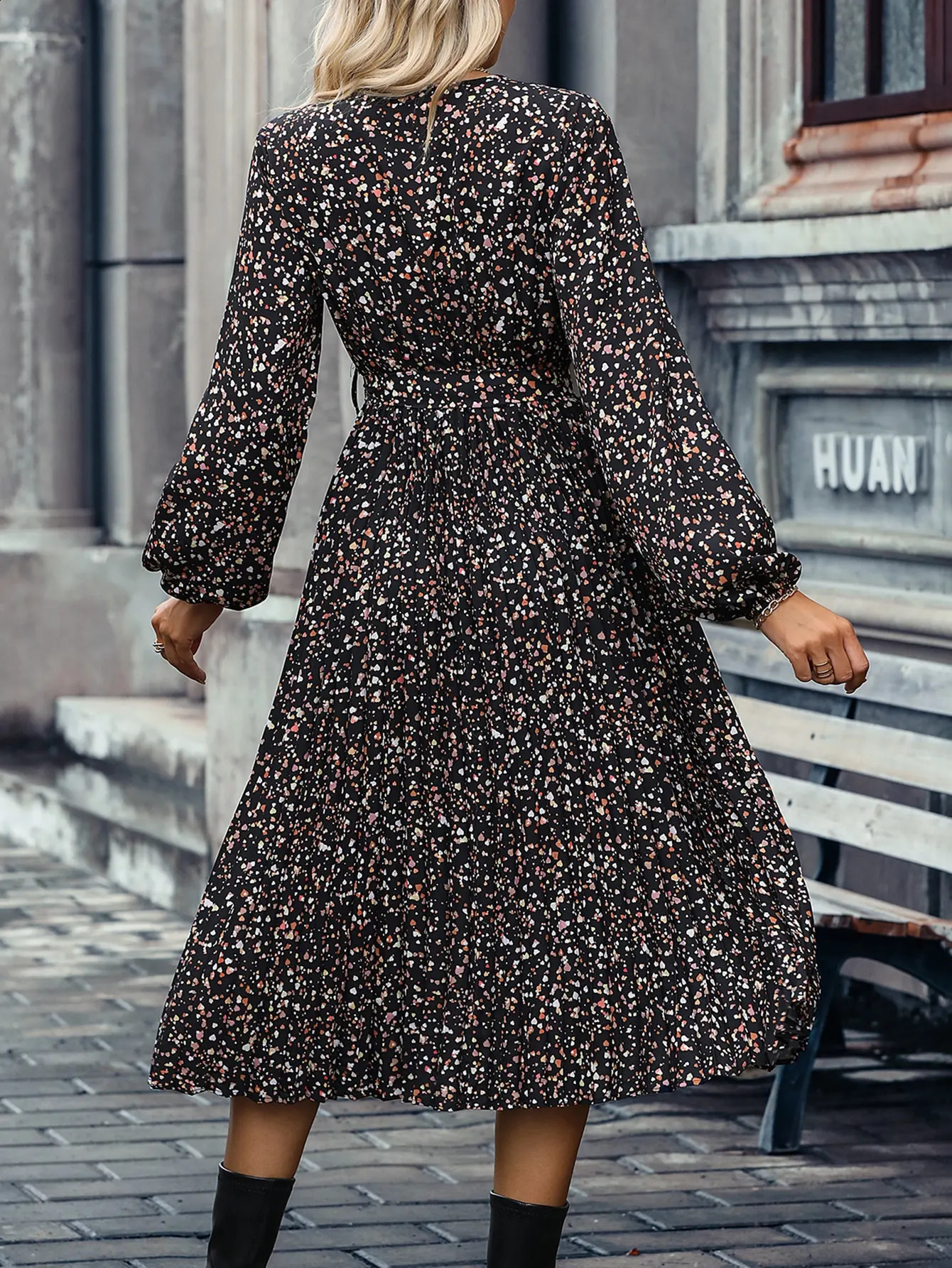 Sexy and elegant womens dress Small V-neck long sleeve belt A-line skirt pleated woven womens dress 250122