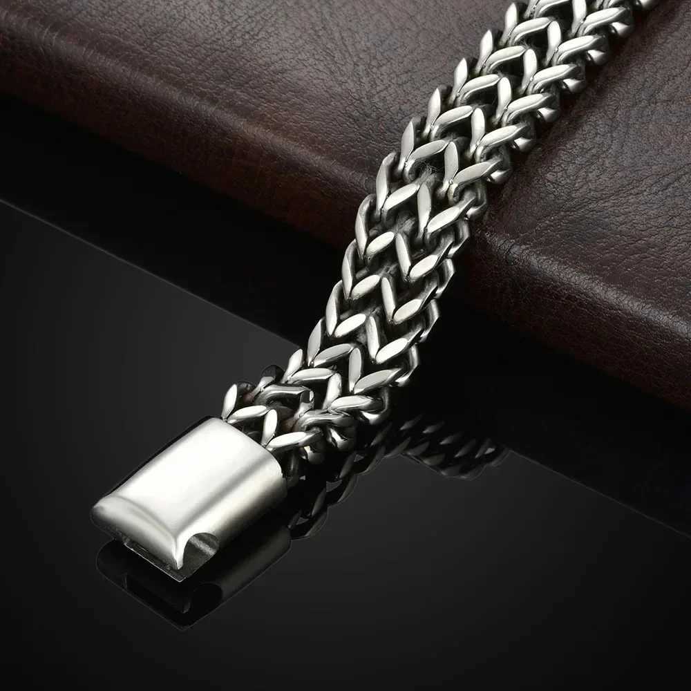 8mm Stainless Steel Braided Double Row Front and Rear Fish Scale Alloy Magnetic Buckle Bracelet with Keel Jewelry New Model W250121