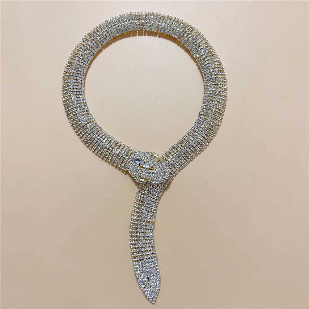 European and American new accories ins net red wind full diamond necklace fashion cross snake head long necklaceXJ250114