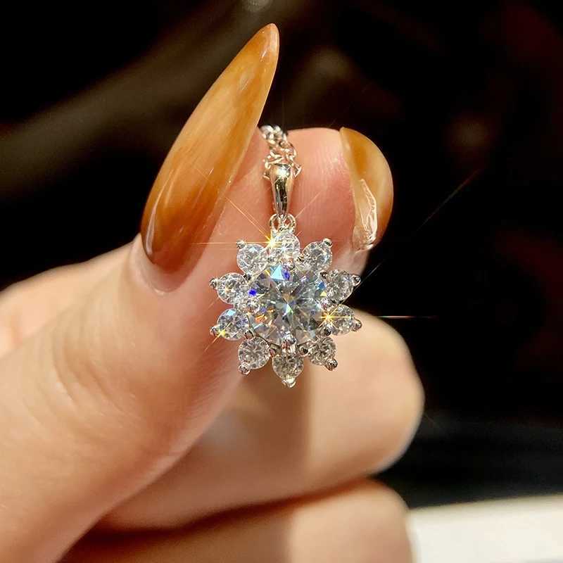 J 0.5-1CT Snowflake Certified Moissanite Diamond Pendant Wedding Necklace For Women Real 925 Sterling Silver Hot Sale JewelryXJ250114