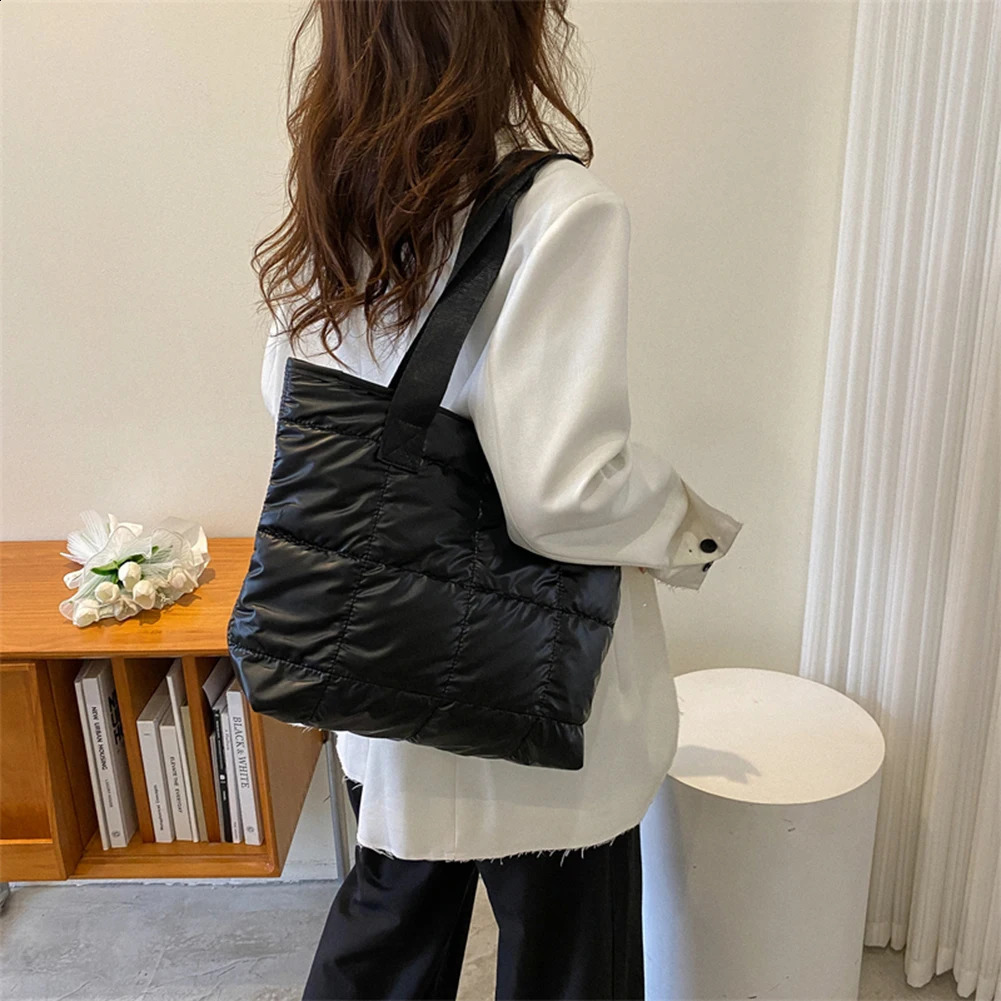 Fashion Ladies Tote Handbags Large Capacity Cotton Padded Shopper Bag Portable Shoulder Quilted Solid for Office Work Travel 250113