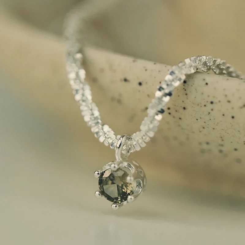 VENTFILLE 925 Sterling Silver Green-Diamond Gypsophila Necklace For Women Flash Temperament Clavicle Chain Girlfriend Gift 2023XJ250114