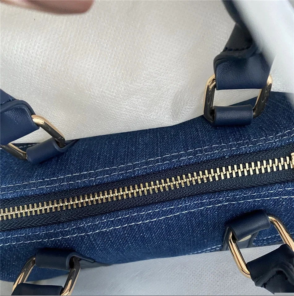 Vintage patchwork Cowboy Women handbag and purses small barrel shaped Boston Casual Messenger Bags for female Shoulder Bag blue 250122