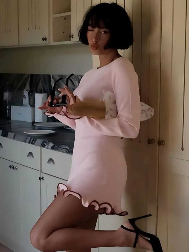Fashion Autumn O-neck Long Sve Ruched Short Dress 2024 Woman Bodycon Ruffles Package Hip Mini Party Dresses Pink White BlackXJ250115