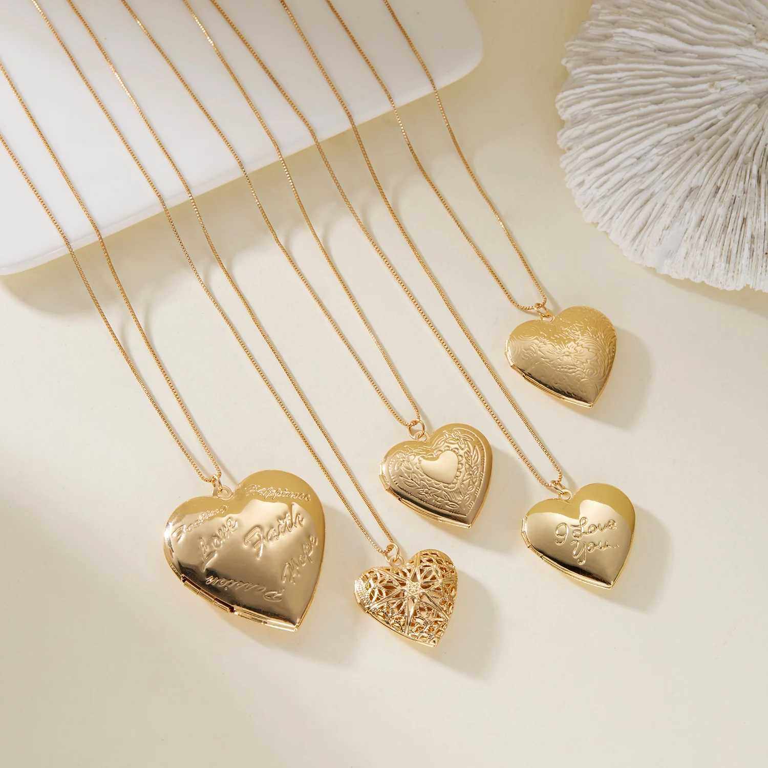 Romantic Heart Pendant Message Locket Necklace for Women Lover Couple Fashion Jewelry Gold Color Chain Photo Album Box ChokerXJ250121