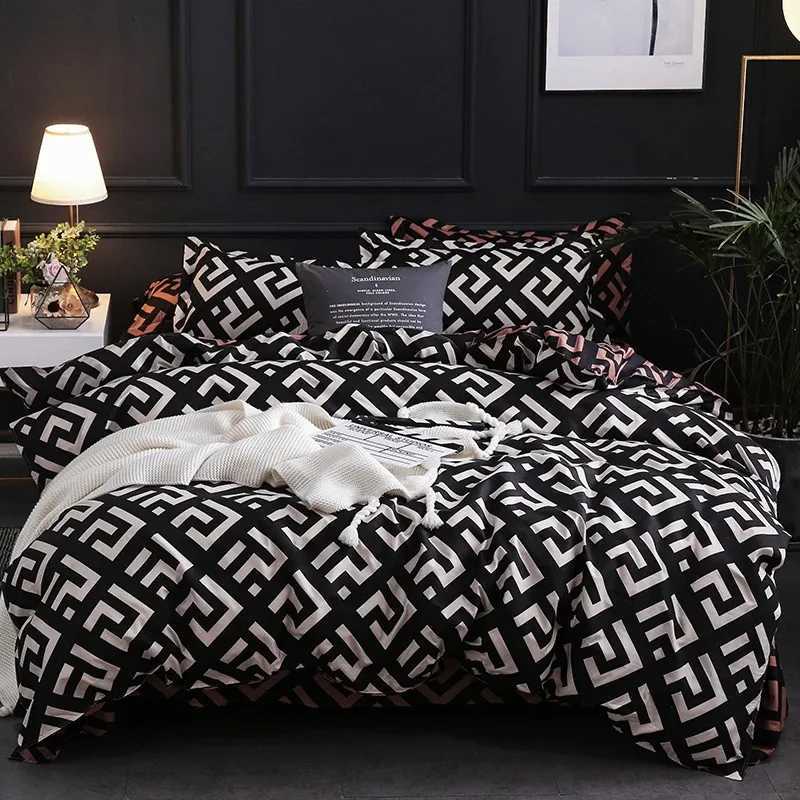 Luxury Black Bedding Comforter Set with Case SIngle Full Size Bed Linen Duvet Cover Set Queen/King Double Single Bed X250203