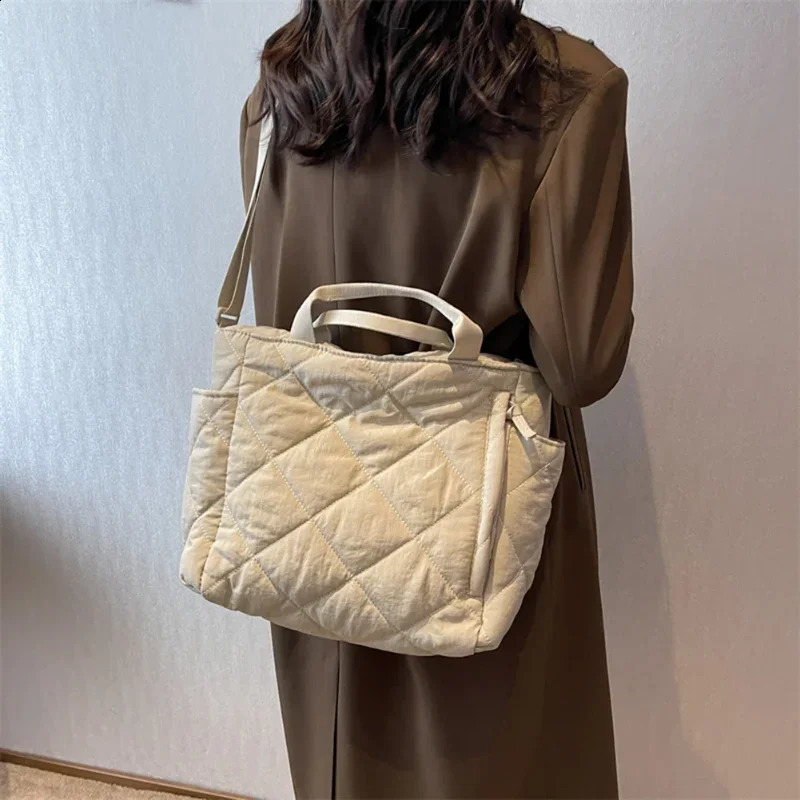 Cotton Padded Bag Large Capacity Quilted Commute Bags Diamond Lattice Solid Color Fashion Soft Handbag Female Hobo Bag 250113