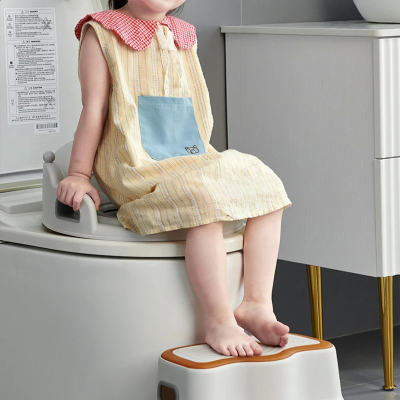Baby and Child Toilet Seat Ring Female Baby and Little Boy Cushion Bedpan Cover Childrens Toilet Household Auxiliary Toilet 250220