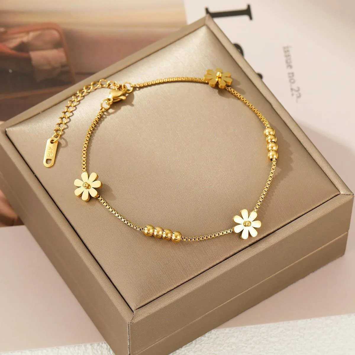 316L Stainl Steel Fashion High-end Jewelry Non-sliding Beading Elegant Daisy Ankle Ornaments Charm Chain Anklet For WomenXJ250121