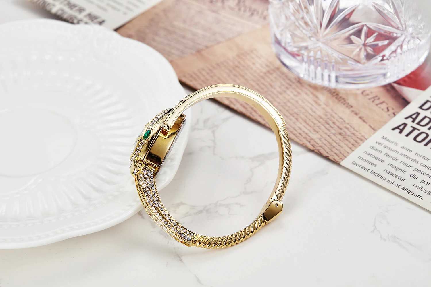 Snake watch Wenshi quartz watch bracelet luxury Wenshi watch fashionable Rhinestone new gift 2023 X250203