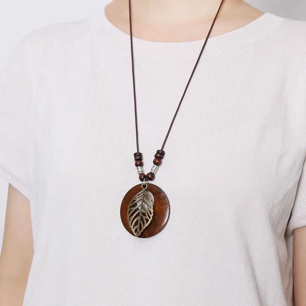 Ethnic Round Wooden Leaf Owl Long Sweater Chain Retro Necklace Women Clock Pendant Female Jewelry Neck Accessories Gifts CollarXJ250121