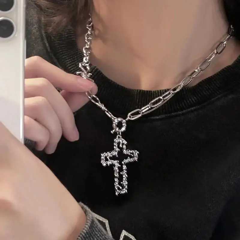 Gothic Cuban Chain Cross Pendant Necklace for Women Men Vintage Unisex Grunge Chain Necklace Fashion Jewelry AccessoriesXJ250121