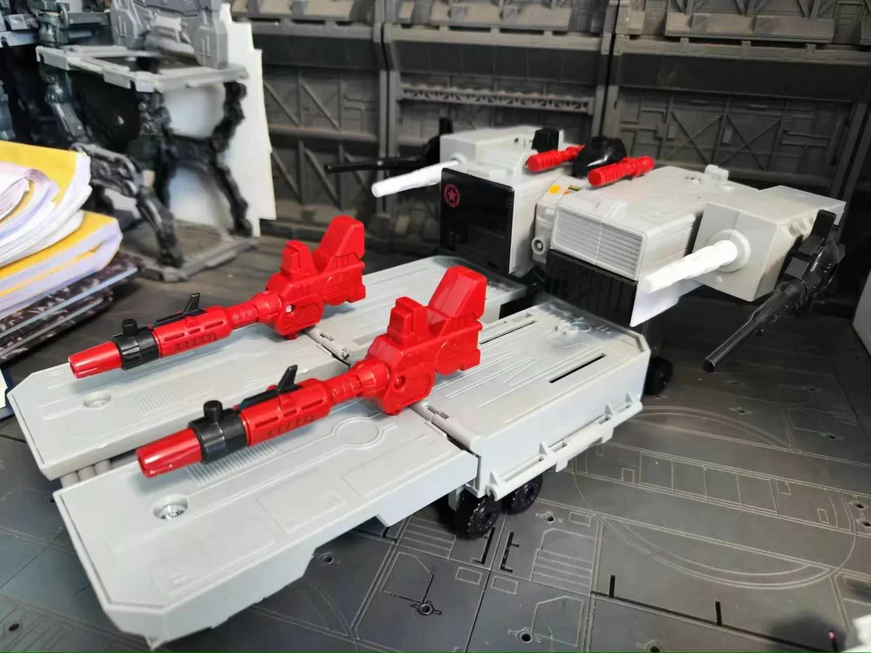 Transformation Metroplex G1 Three Transformations Beast Dinobot 5 in 1 Action Figures Toy Gift Collection X250628