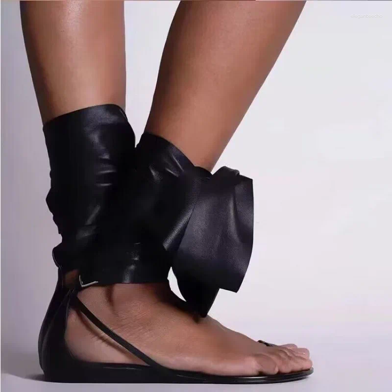 2025 S Fashion Designer Sandals Summer Crystal Ankle Strap Flat Slide Pointed Toe Bridals Evening Dress Party Lady Shoe Chausures Femme