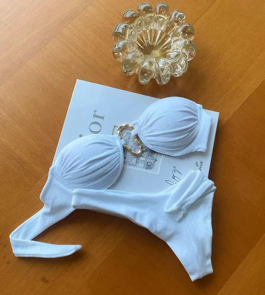 2025 Sexy Black Bikini Set with Gold Ring Detail- Adjustable Straps and High-Cut Bottoms Perfect for Beach Wear and Pool Parties X250203