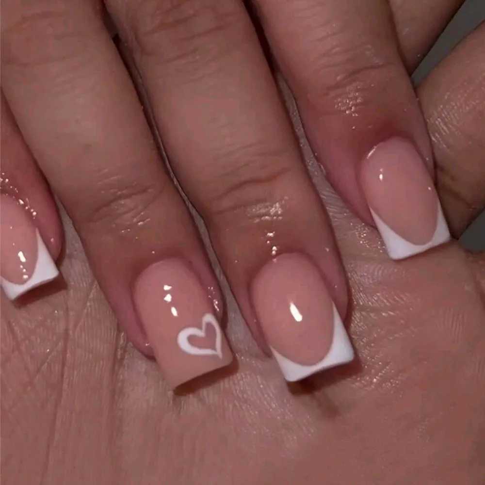 24pcs short square press nails white French nails with heart decoration short coffin shaped fake nails for women and girls inW250120