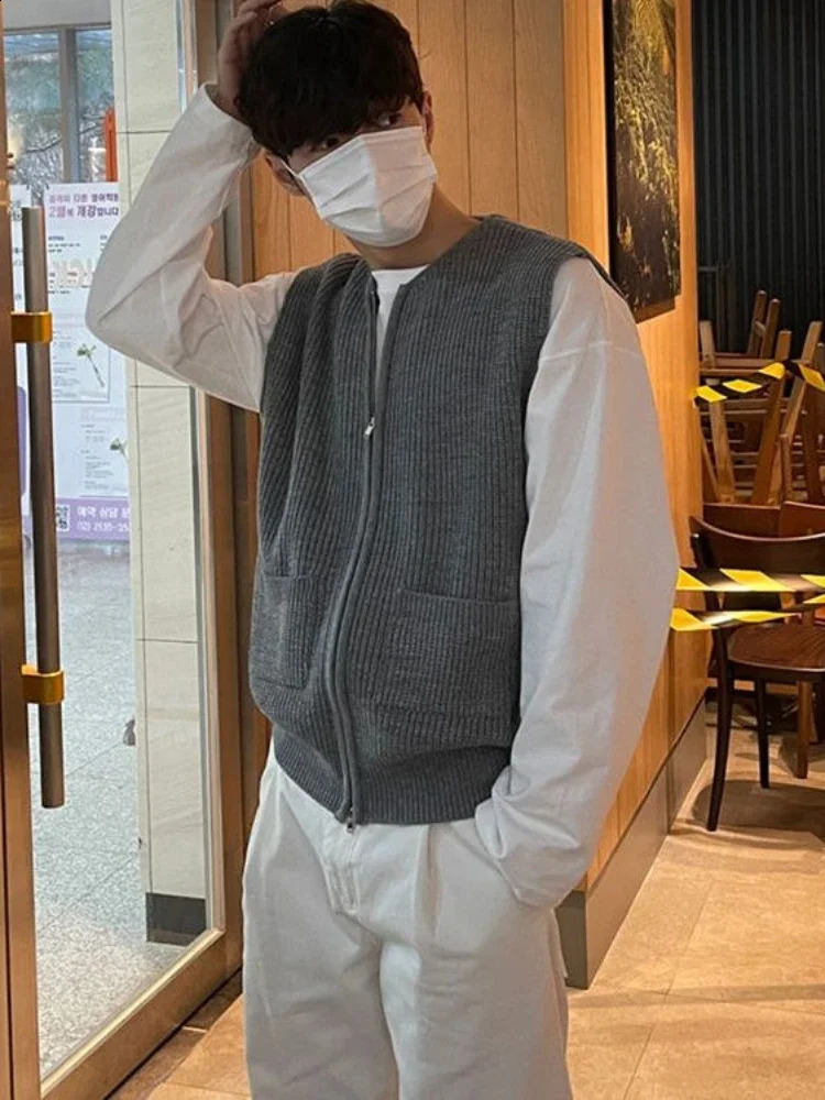 Knit Sweater Male with Pockets Vest Zipper Sleeveless Zip-up Mens Clothing Waistcoat Jacket Coat Jumpers 90s Vintage Street X A 250108