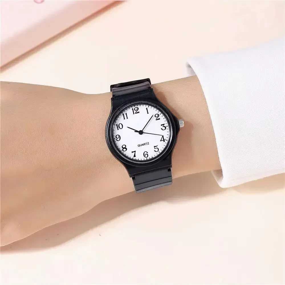 YIKAZE Small Black Watches Childrens Watch Primary Secondary School Girls Simple Quartz Clock Wens Fashion Quartz Wristwatch X250203