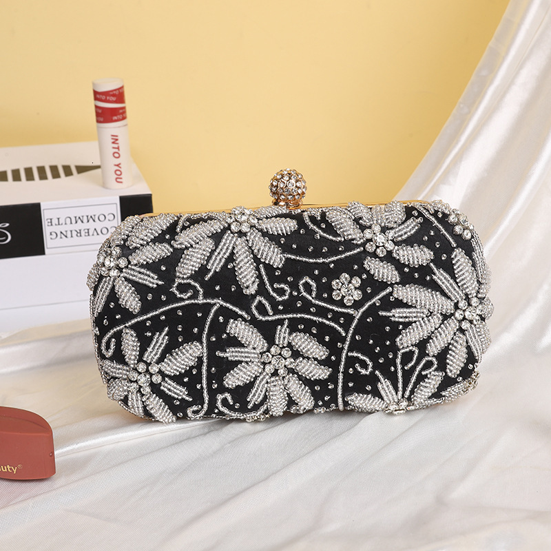 Feng Shui Banquet Handmade Three Dimensional Embroidered Diamond Set Handheld Bridal Cheongsam Light Luxury Women's Bag