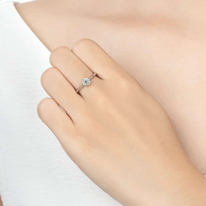 IOGOU Mosanite Diamond Rings for Women 05 Carat Engagement Round Cut Solitaire Ring Real 925 Sterling Silver Wholesale Jewelry 250118