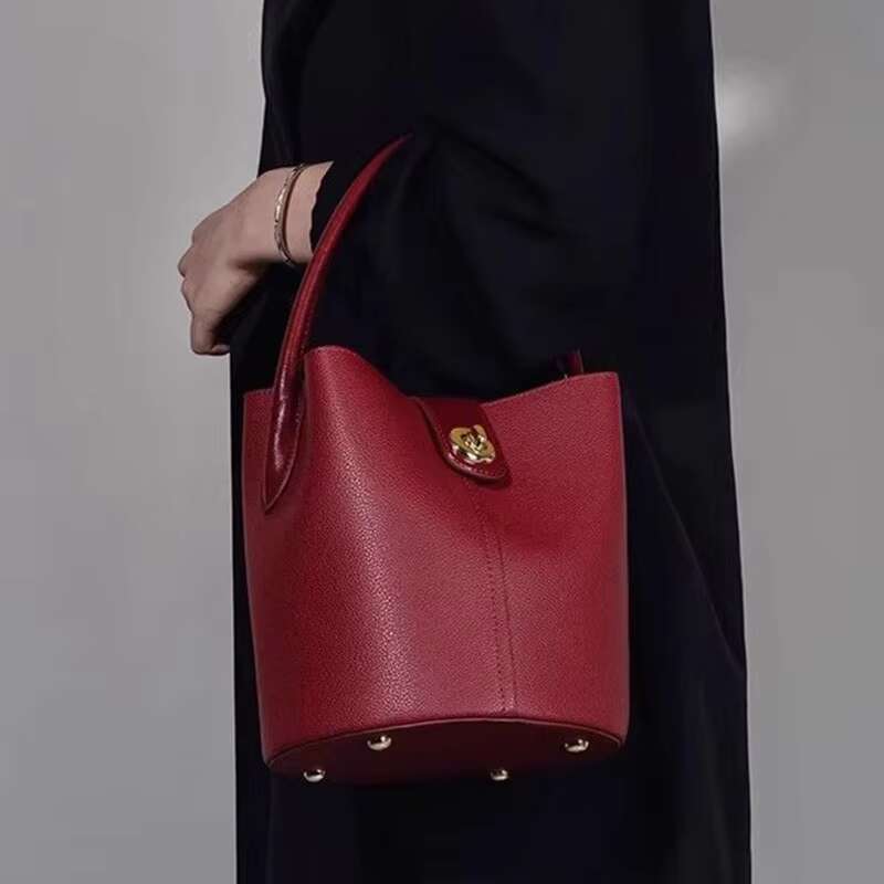 Red Design Large Capacity Bucket Women's 2024 New High-Quality Bride Wedding Versatile Shoulder Bag