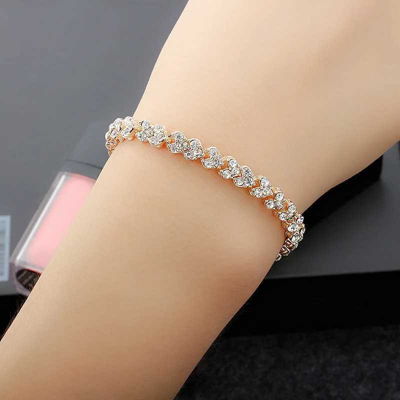 Cubic Zirconia Heart Roman Bracelet Girls Couples Holiday Gift High-Grade Exquisite Crystal Hand Jewelry Party Daily Jewelry W250121