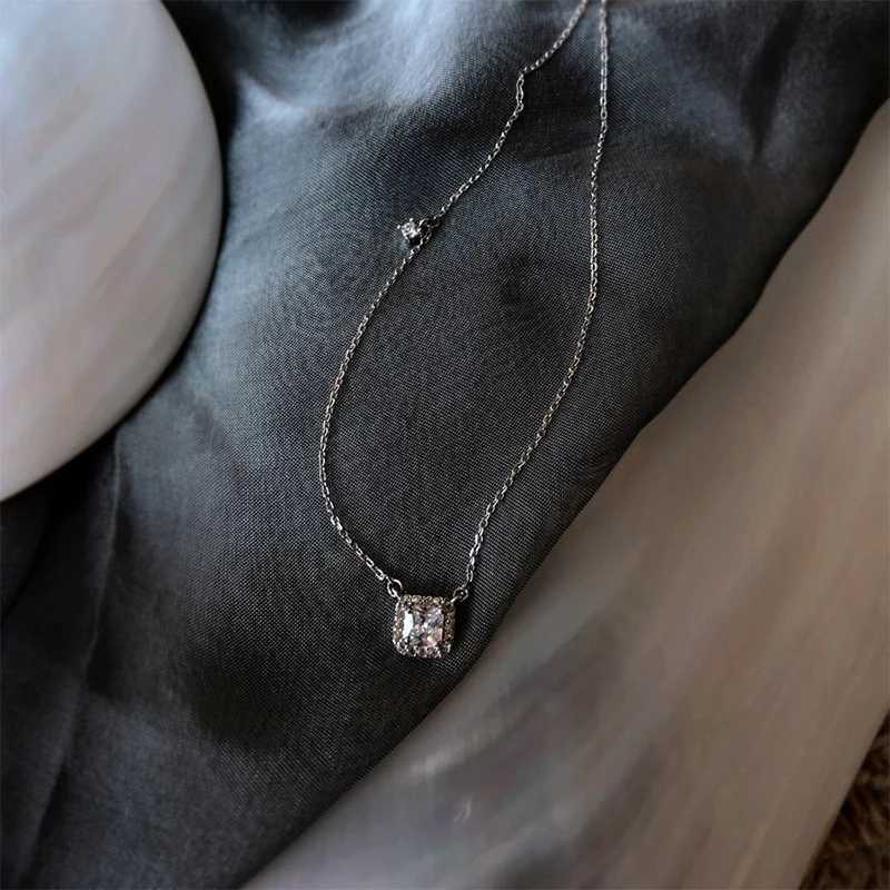 925 Sterling Silver Small Square Diamond Pendant Necklace Women Simple Fashion Shiny Clavicle Chain Wedding Jewelry Party GiftXJ250114