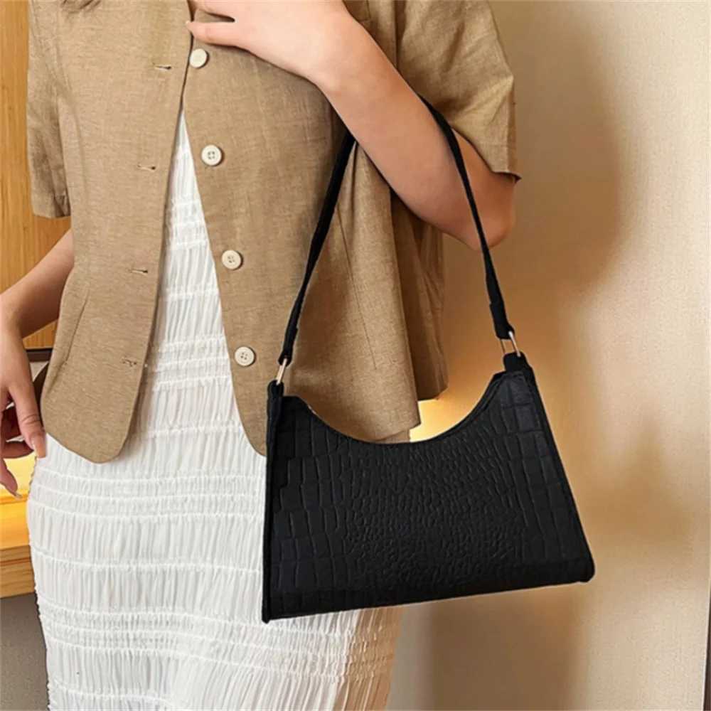 Fi Womens Felt Fabric Underarm Bag Vintage odile Pattern Shoulder Bag Solid Color Handbags Casual Solid Color CluhXJ250121
