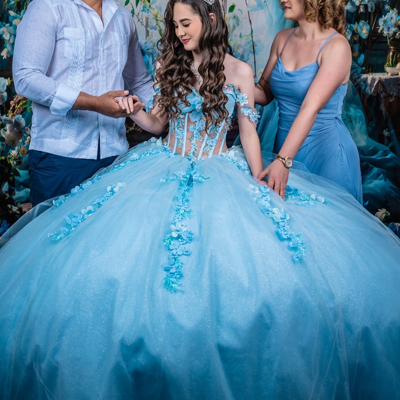 Sky Blue Shiny Quinceanera Dresses Ball Gown Off Shoulder Appliques Lace Beads Crystal Tull Corset Birthday Party Sweet 16 Dress Vestidos 15 anos