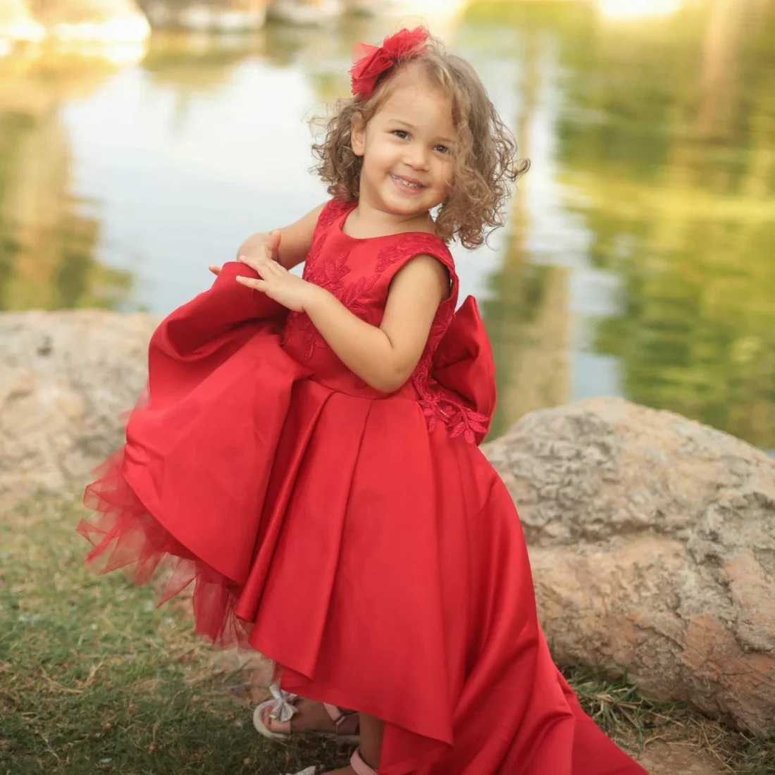 Red Satin Big Bow Cute Little Girl Christening Dress Host Assymetrical Flower Girl Dress Suitable for Birthday Photography X250203