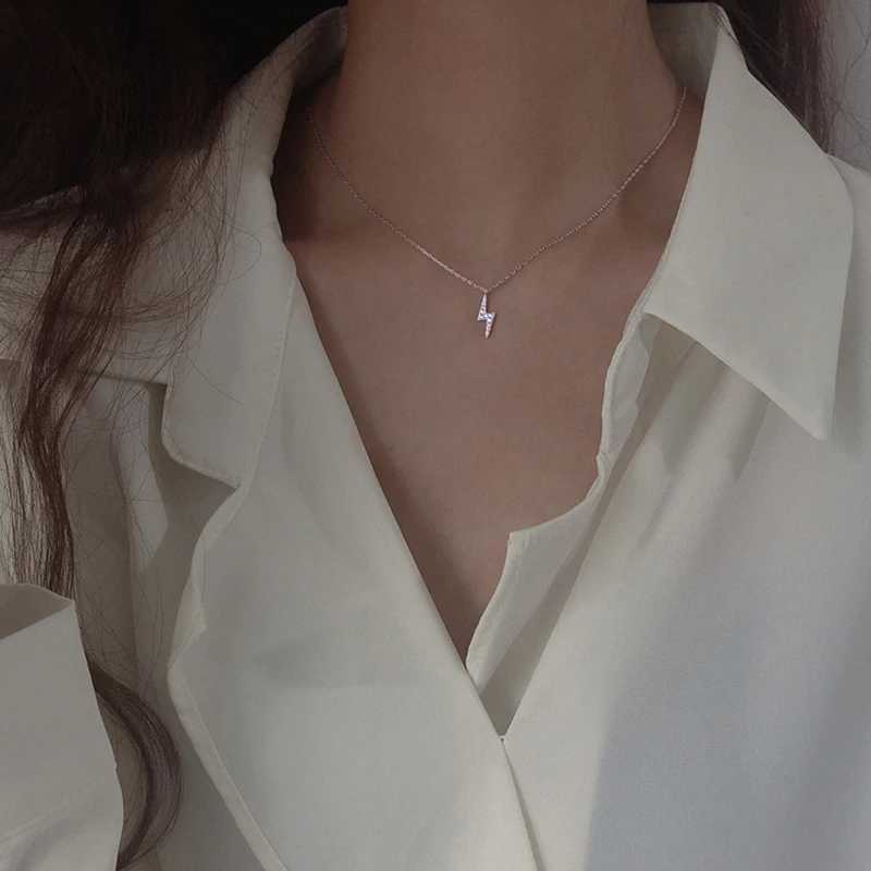Petite 925 Sterling Silver Geometric Necklace Cute Flash Diamond Pendant Accories Female Clavicle Chain Fashion Jewelry GiftXJ250114