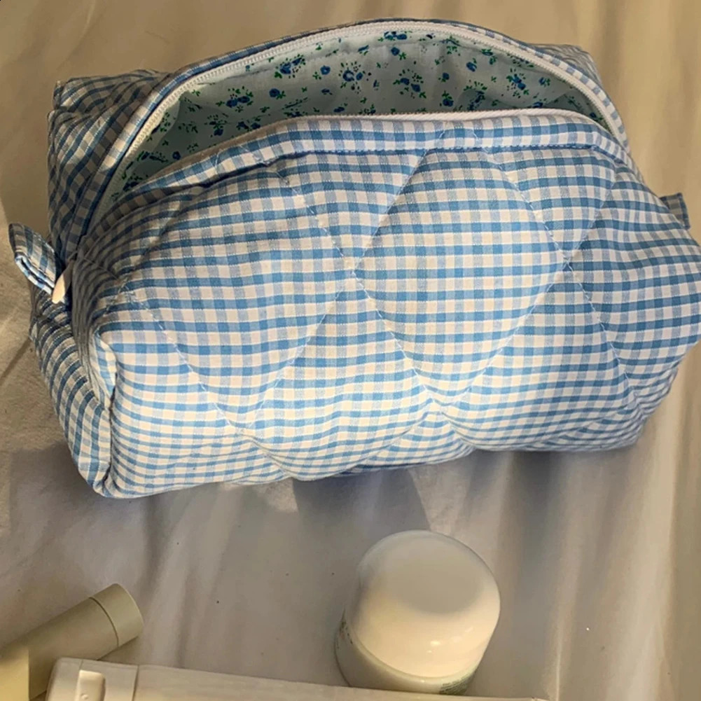 Women Large Capacity Quilted Checkered Makeup Bag Portable Cosmetic Storage Bag Travel Makeup Cosmetic Case Lightweight for Girl 250120