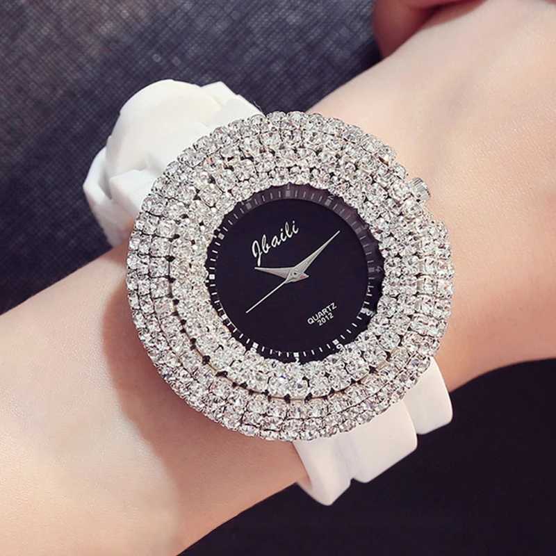 Light Luxury Wen Watch Circle Crystal Black Dial Big Diamond Ladies Wrist Watches Fem Silicone Strap Rhinestone Clock X250203