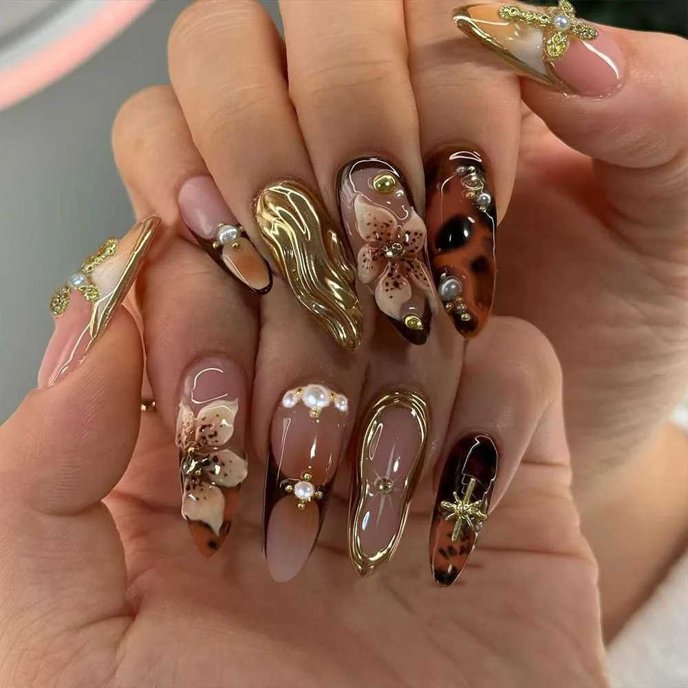 24 rectangular nail tips. 3D peony embossing alleviates water wave mode. Pink French full coverage nail tipsW250120