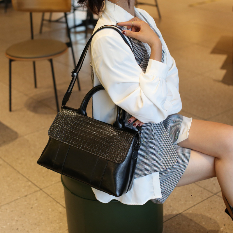 Bag Women 2025 New Trendy Leather Single Cross Shoulder Handbag Crocodile Pattern Women's Large Capacity Tote Bag