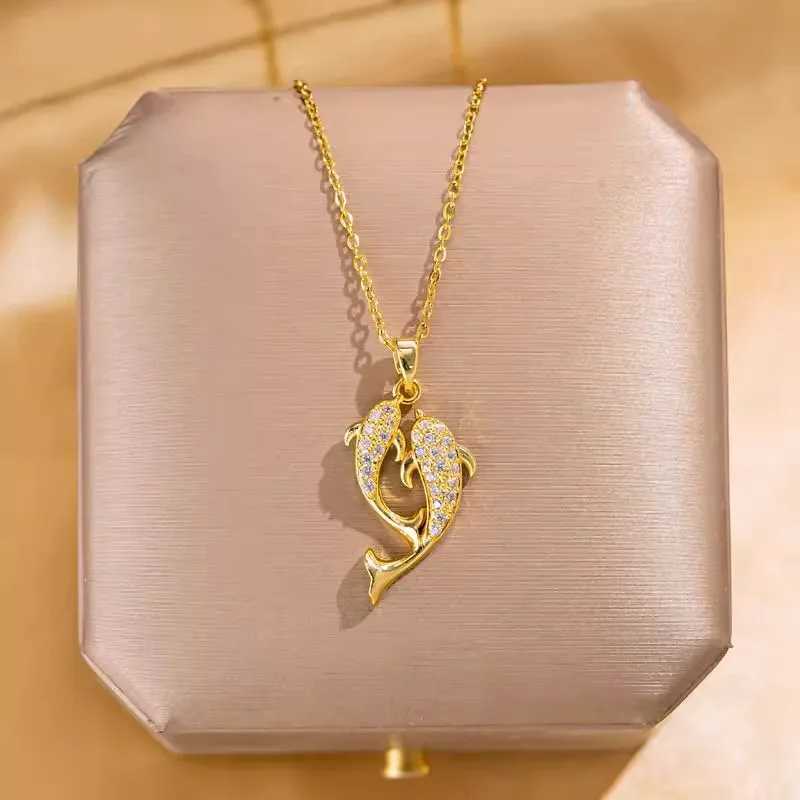 Exquisite titanium steel necklace with dolphin pendant sparkling zircon womens lock collar chain jewelryXJ250121
