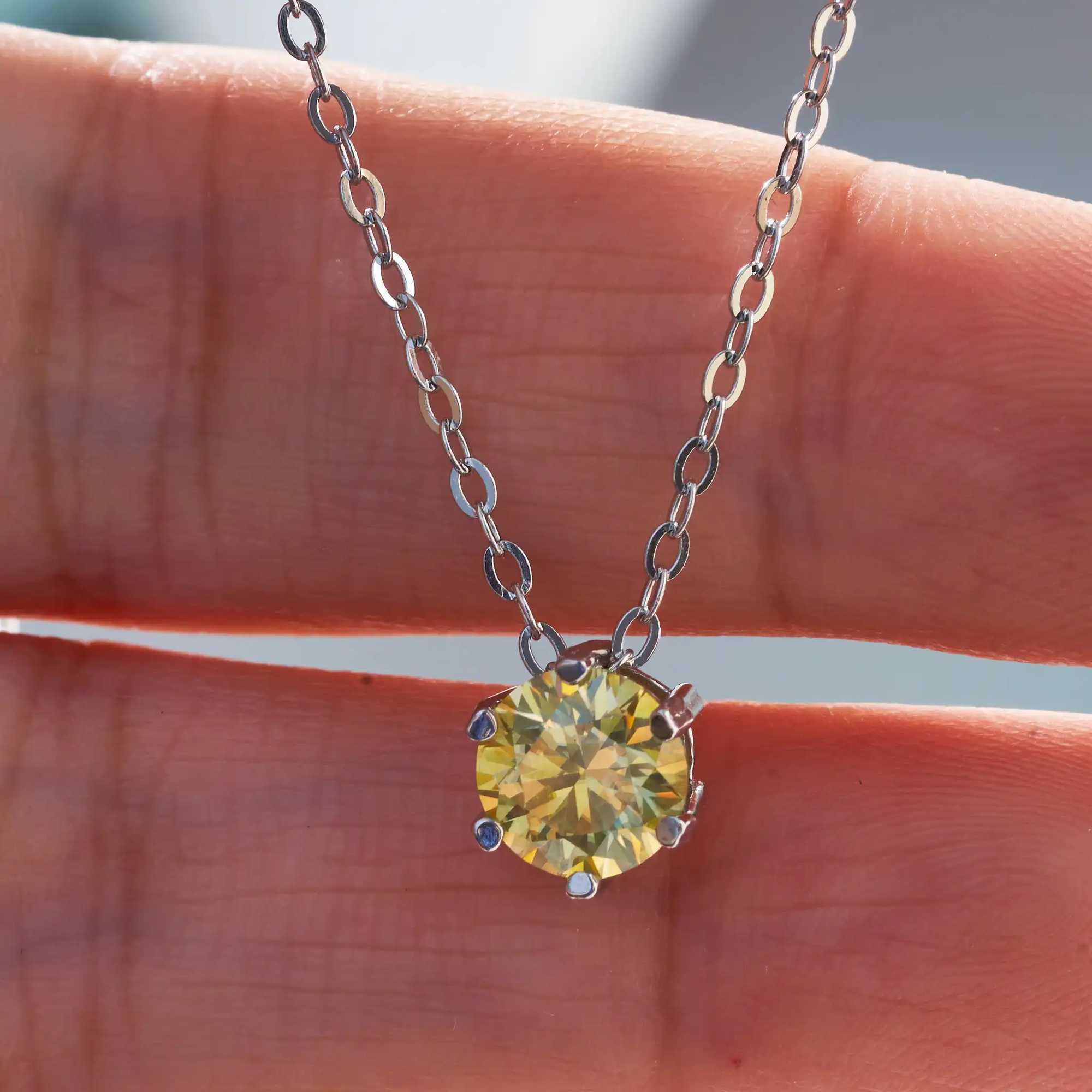1CT six Prong Setting Moissanite Necklace D color VVS1 Lab Diamond Pendant For Women 925 Sterling Silver Wedding JewelryXJ250114