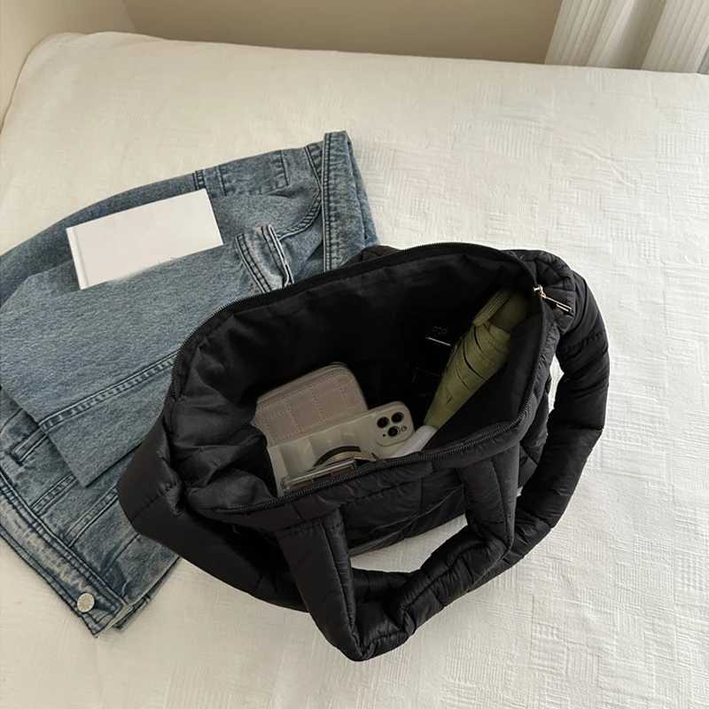Women Quilted Plaid Handbag Large Capacity Quilted Top Handle Bag Solid Color Puffy Shoulder Bag Female Travel BagXJ250121