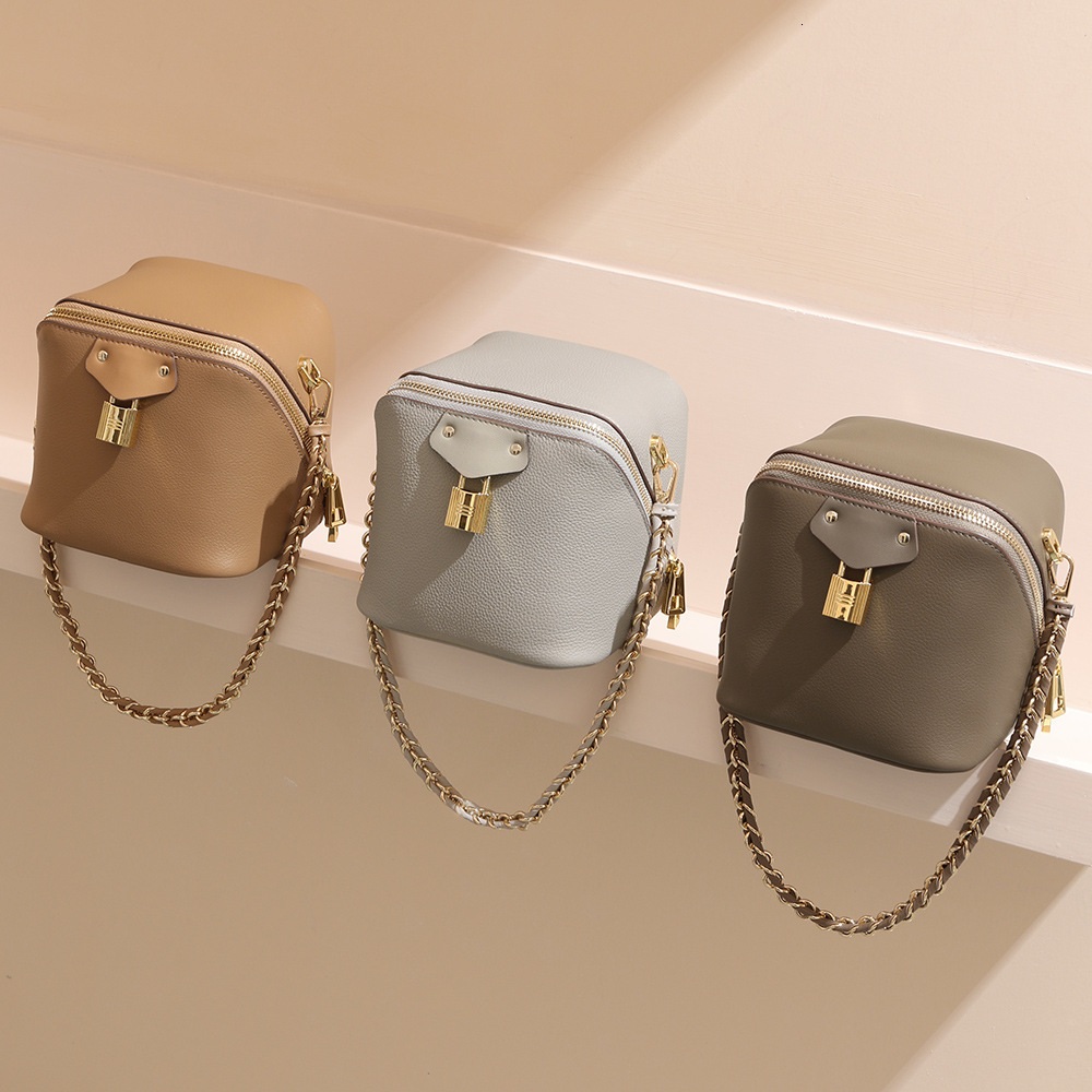 Bag Top Layer Cowhide Niche Design, Elephant Buckle Box Bag, High-End Fashion, Versatile Single Shoulder Crossbody Bag
