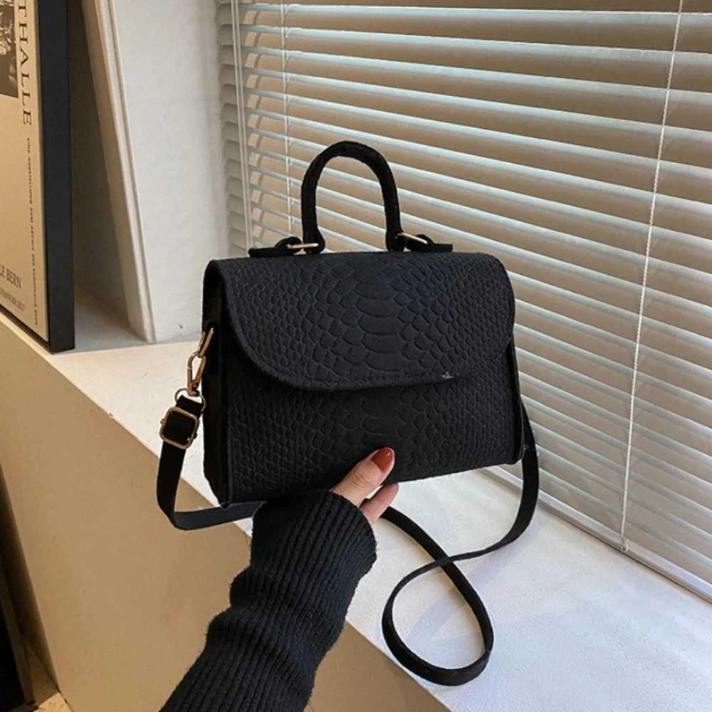 Ladies Handbag Vintage Luxury Crossbody Underarm Bag odile Embossed Felt Bag Womens Handbag Small Square Bag Messenger BagXJ250121