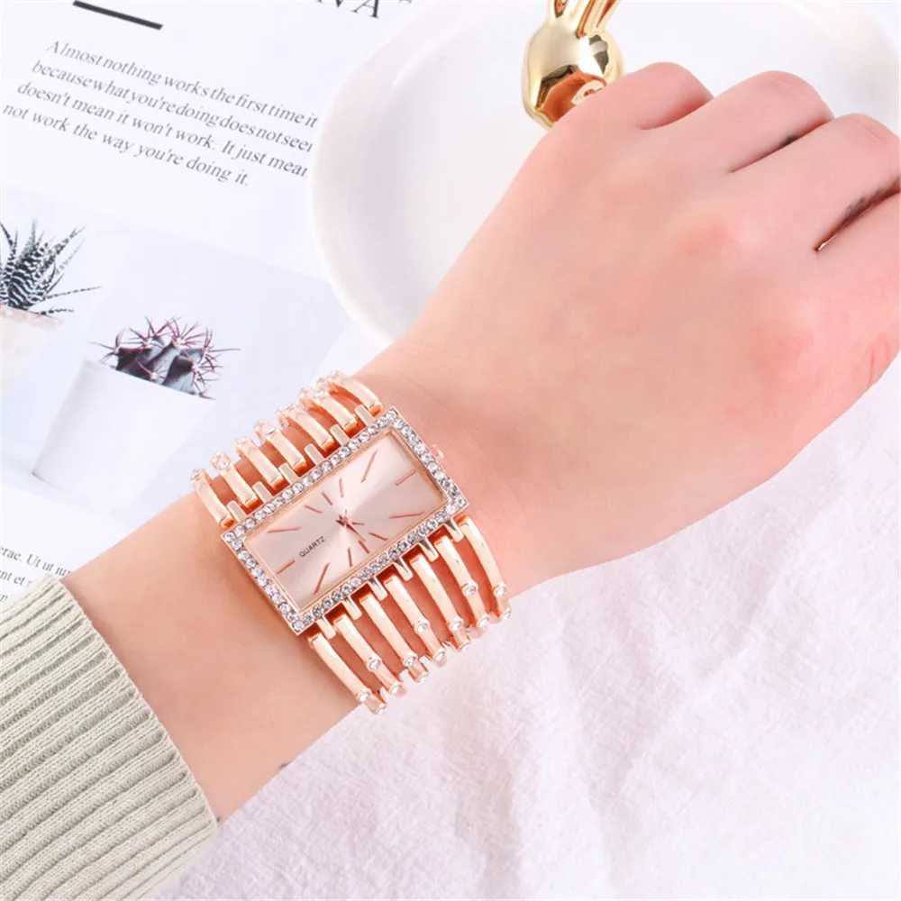 UTHAI W24 Fashion Quartz Watch Womens Stainless Steel Bracelet Casual Hollow Watch Girls Watch Jewelry X250203